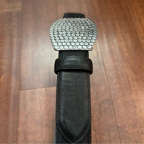 Streets Abound Black Belt with Silver Circle Textured Buckle Made in USA Size 34 - Picture 3 of 14